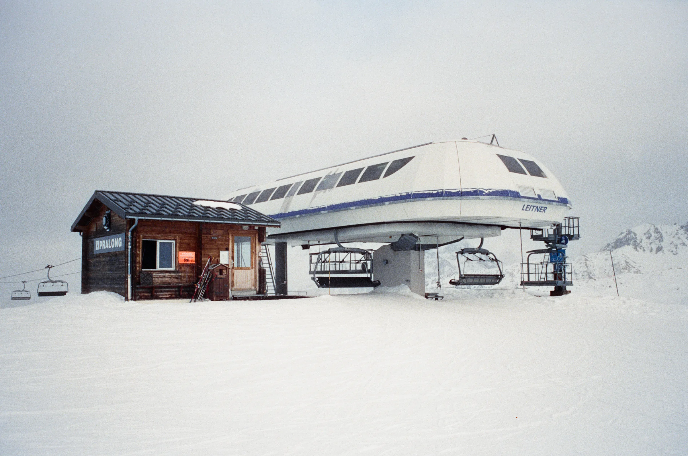 A snowy mountain ski-lift station being captured as a multi-frame panorama in Second View